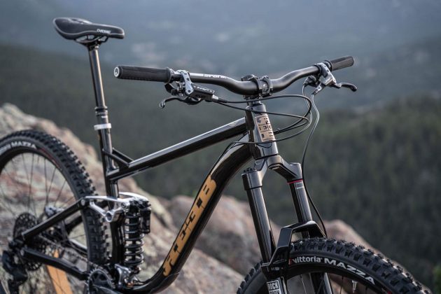 Front of Reeb Cycle Sqweeb v4 mountain bike.