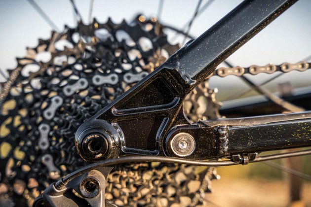 Close up of Reeb Cycle Sqweeb v4 mountain bike rear triangle.