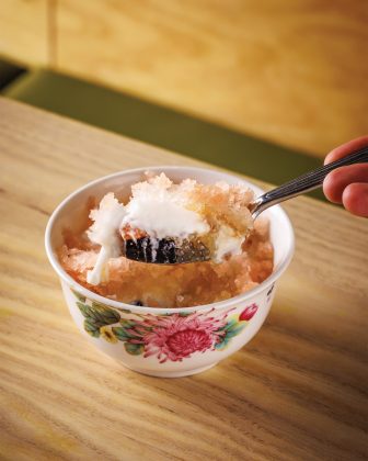 Cha ca la vong (hamachi crudo)