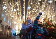 Family enjoys holiday lights display