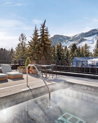 The rooftop pool at the Mollie Aspen.