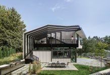 ARCH11: Building Homes for the Future The outside of a modern home by Arch11.