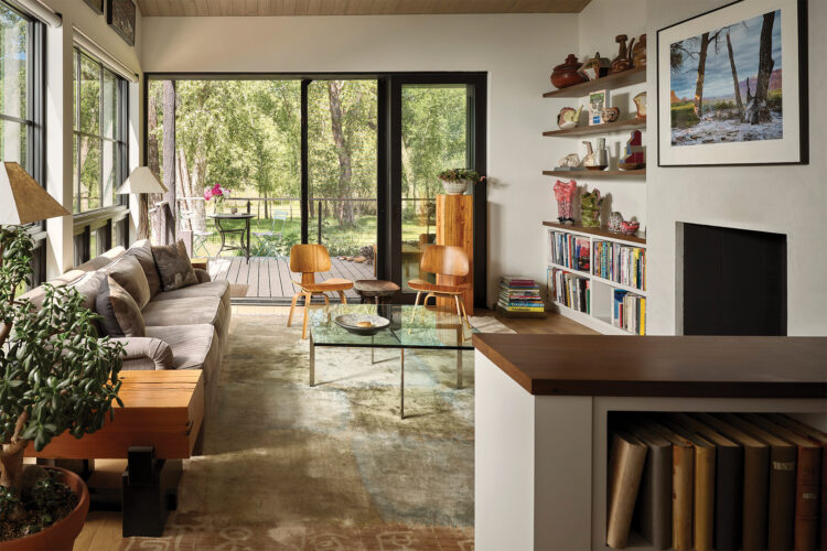 Study room of the Basalt home by Studio Lambiotte.